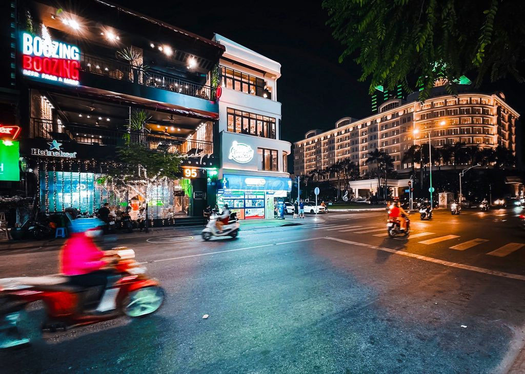 Cho thuê Mặt bằng MT LẦU 1 MTĐ Hai Bà Trưng P.Bến Nghé Q.1